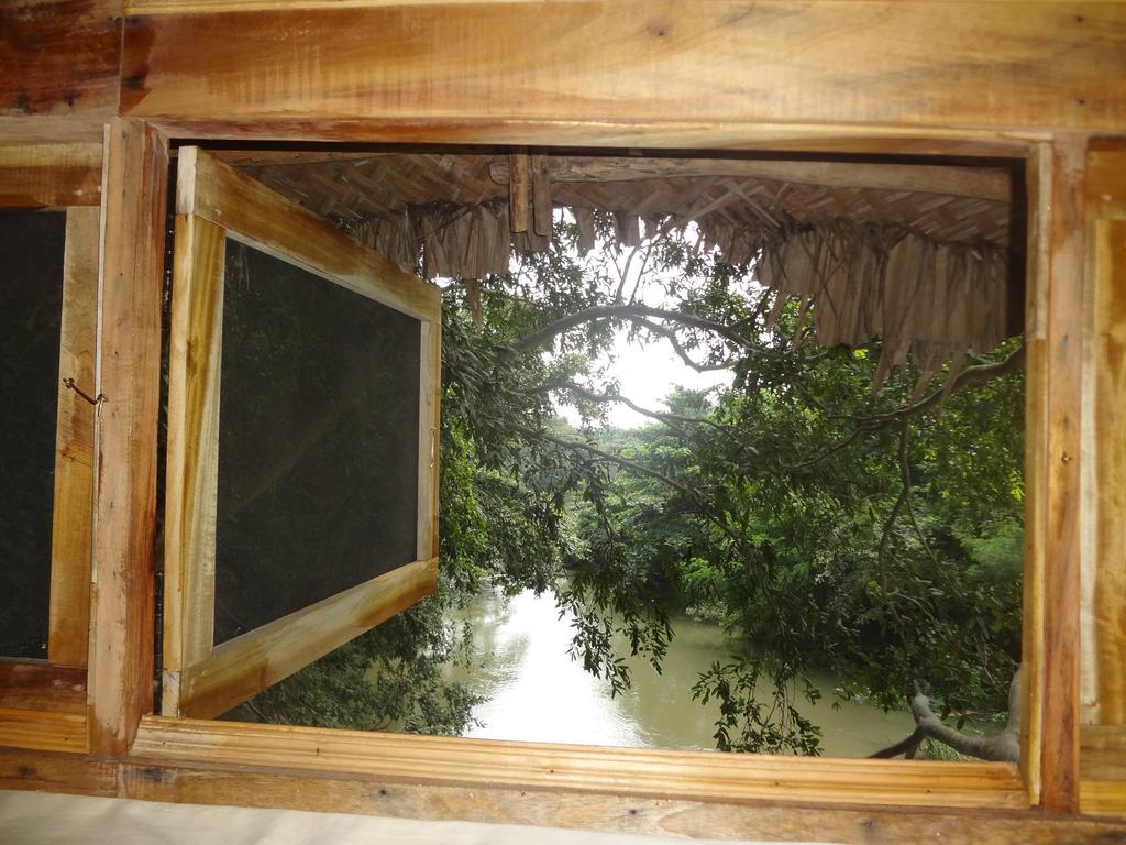 Kumbuk Tree House Villa Tissamaharama Room photo